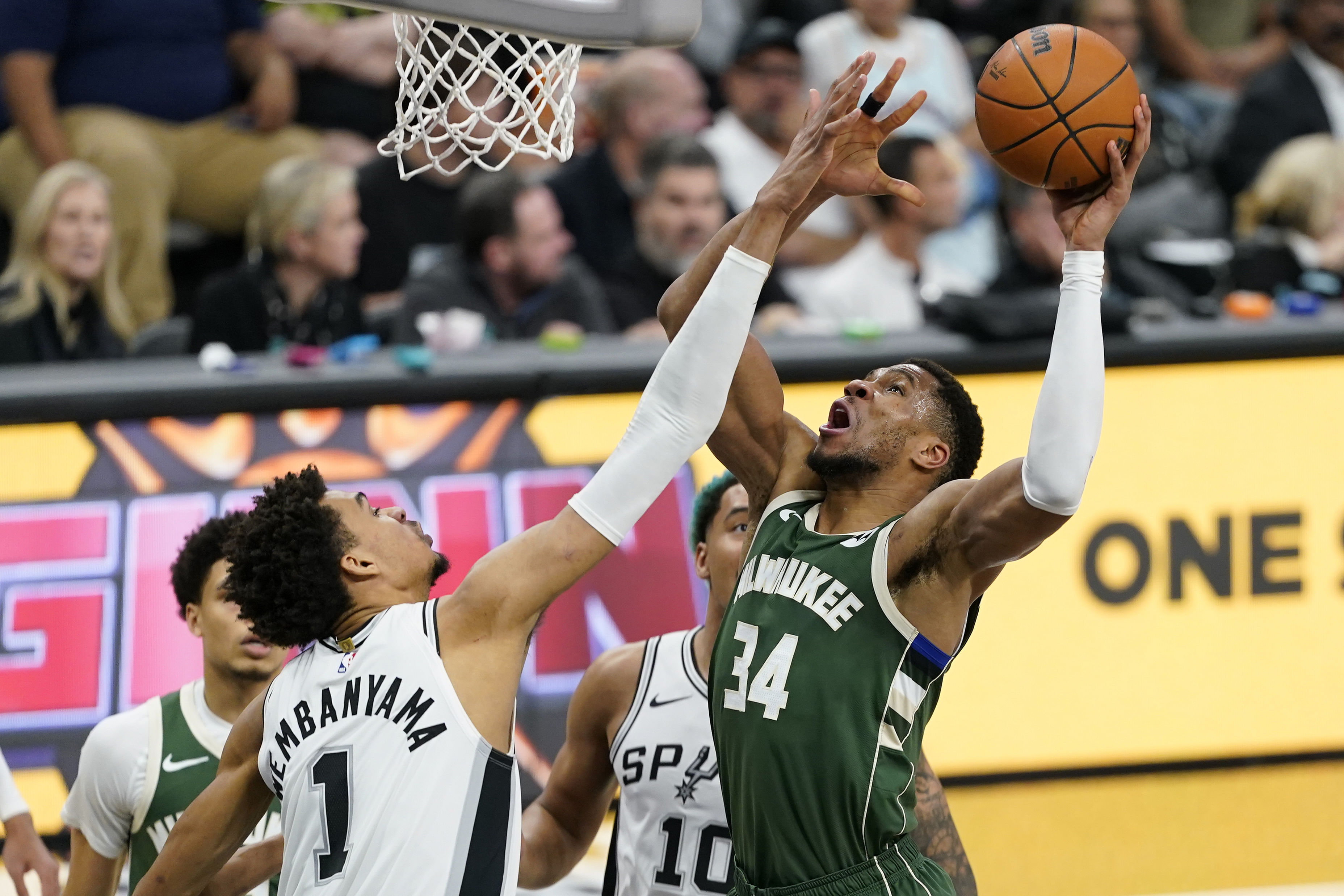 One NBA exec believes the Spurs could be contenders next season with Victor Wembanyama and Giannis Antetokounmpo. (Photo: IMAGN)